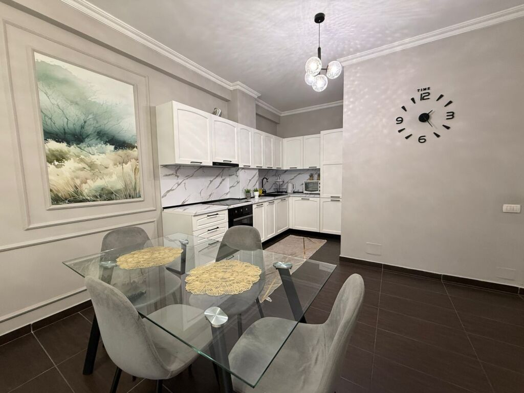ZOGU I ZI – APPARTAMENTO 2+1+2 IN AFFITTO