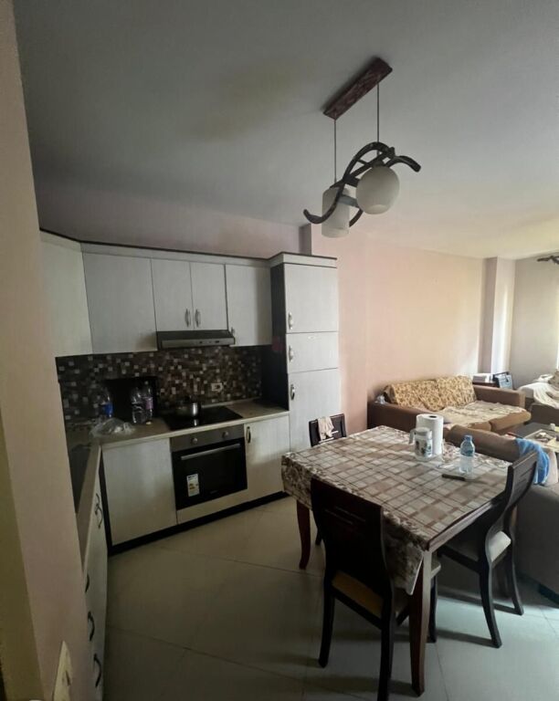 APARTAMENT ME QERA 2+1 YZBERISHT 500 EURO