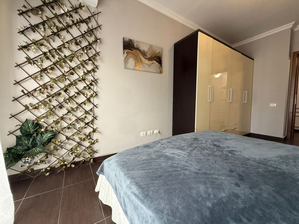 ZOGU I ZI – APPARTAMENTO 2+1+2 IN AFFITTO