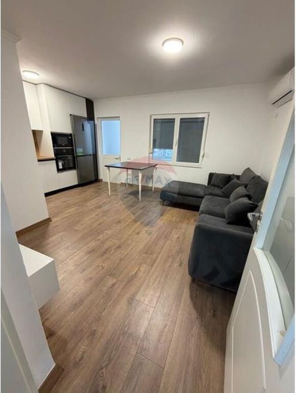 Apartament 2+1 per qira prane qendres