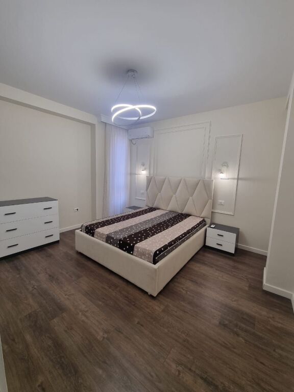 APARTAMENT LUKZOZ PER SHITJE1+1 PRANE QENDRES !