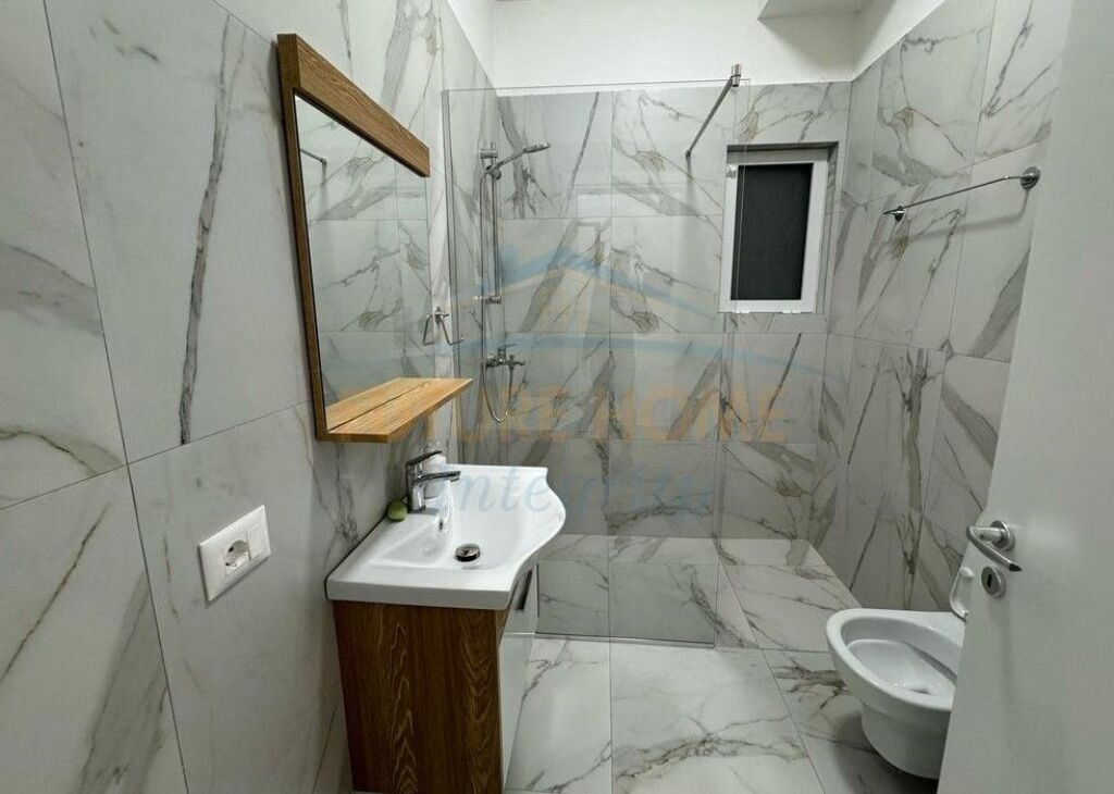 Affitto, Appartamento 1+1, Pazari i Ri, Tirana.