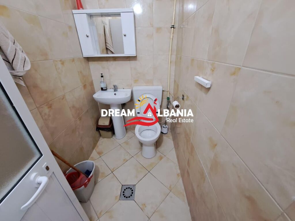 Vile 2 Kateshe+Papafingo ne Shitje, Brenda Unazes Vogel, prane Arkivit Qendror ne Tirane (ID 4151212)
