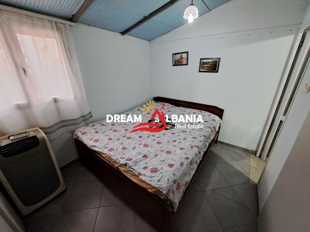 Vile 2 Kateshe+Papafingo ne Shitje, Brenda Unazes Vogel, prane Arkivit Qendror ne Tirane (ID 4151212)