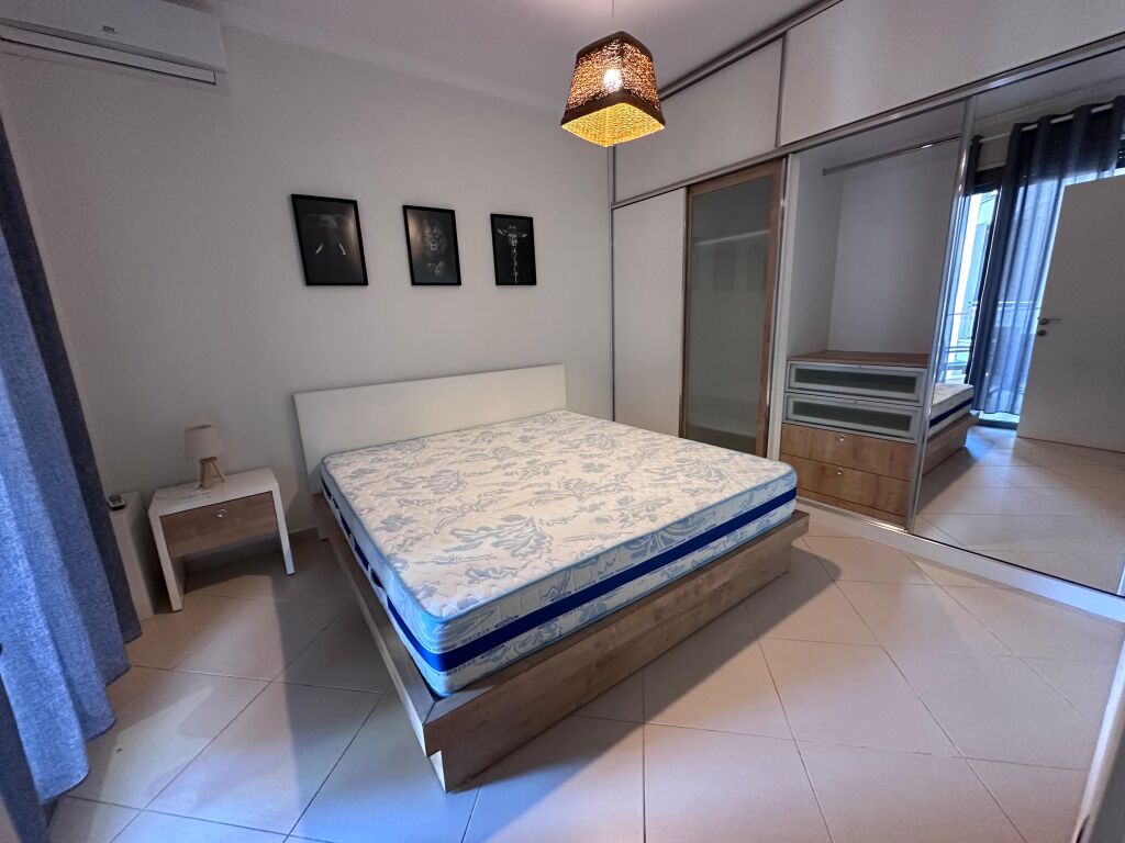 Apartament me qera