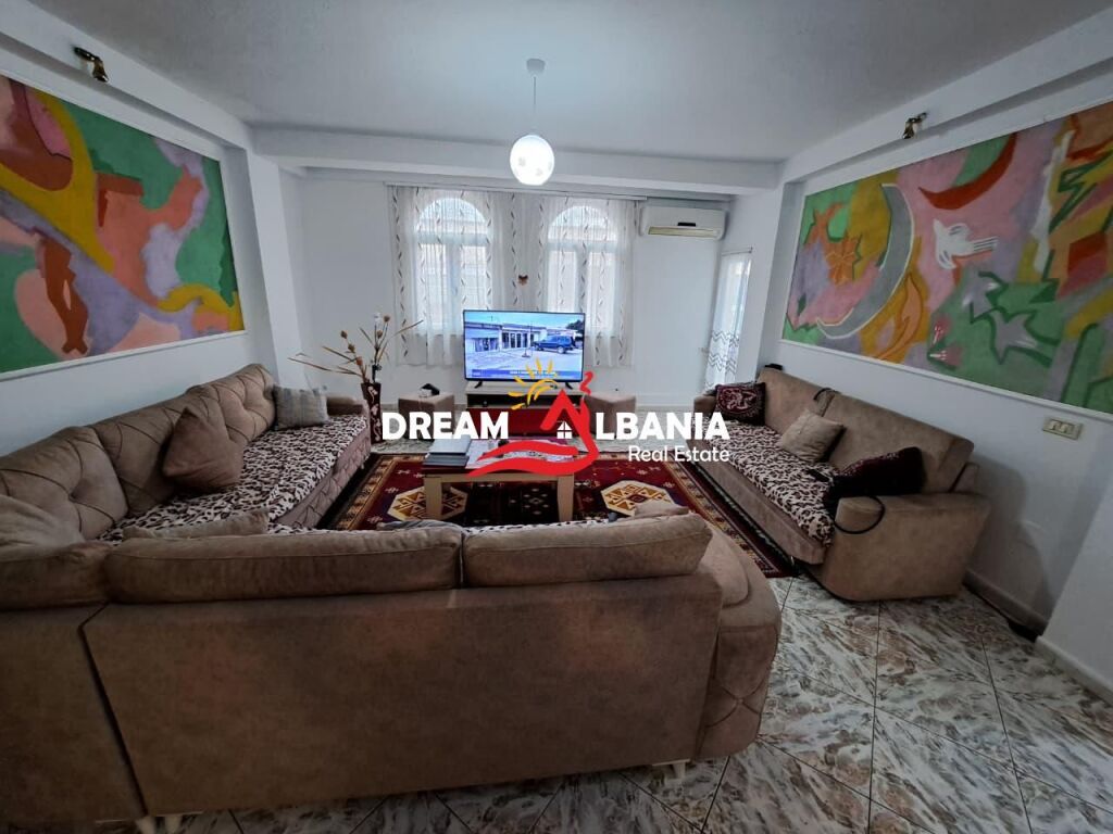 Vile 2 Kateshe+Papafingo ne Shitje, Brenda Unazes Vogel, prane Arkivit Qendror ne Tirane (ID 4151212)