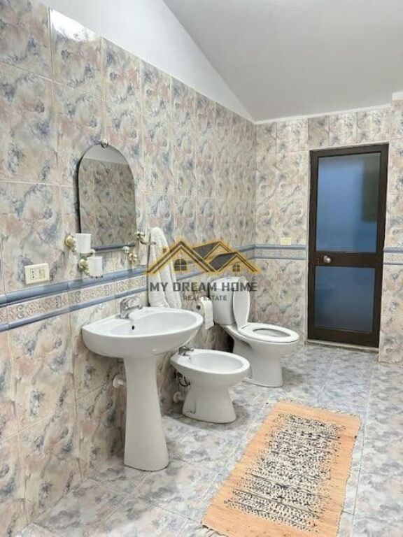 OKAZION SHITET PAPAFINGO 360m2 NE PLAZH, DURRES!