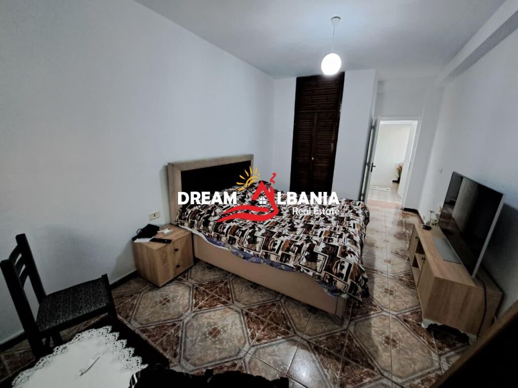 Vile 2 Kateshe+Papafingo ne Shitje, Brenda Unazes Vogel, prane Arkivit Qendror ne Tirane (ID 4151212)