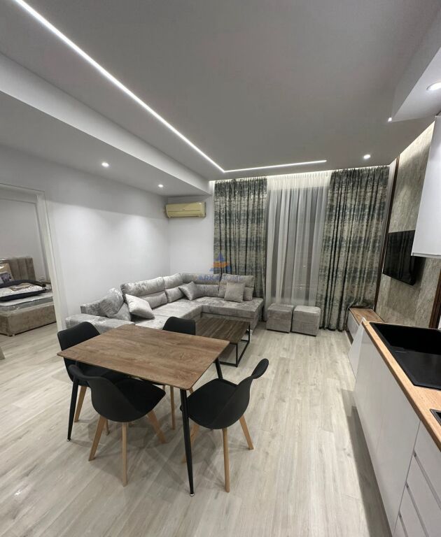 JEPET ME QERA APARTAMENT 1+1 "ZOGU I ZI, MBRAPA TIRANA BANK" 65.000 LEKE