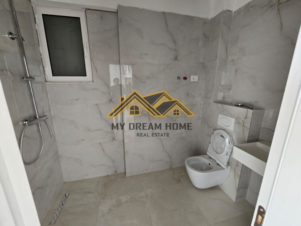 Shitet Apartament 2+1+2 Ne Plazh Durres!