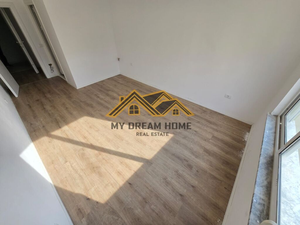 Shitet Apartament 2+1+2 Ne Plazh Durres!