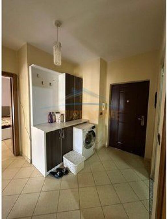 Shitet, Apartament 2+1, Unaza e Re, Prane bar "Xhamero" Tirane