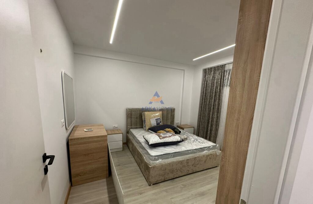 JEPET ME QERA APARTAMENT 1+1 "ZOGU I ZI, MBRAPA TIRANA BANK" 65.000 LEKE