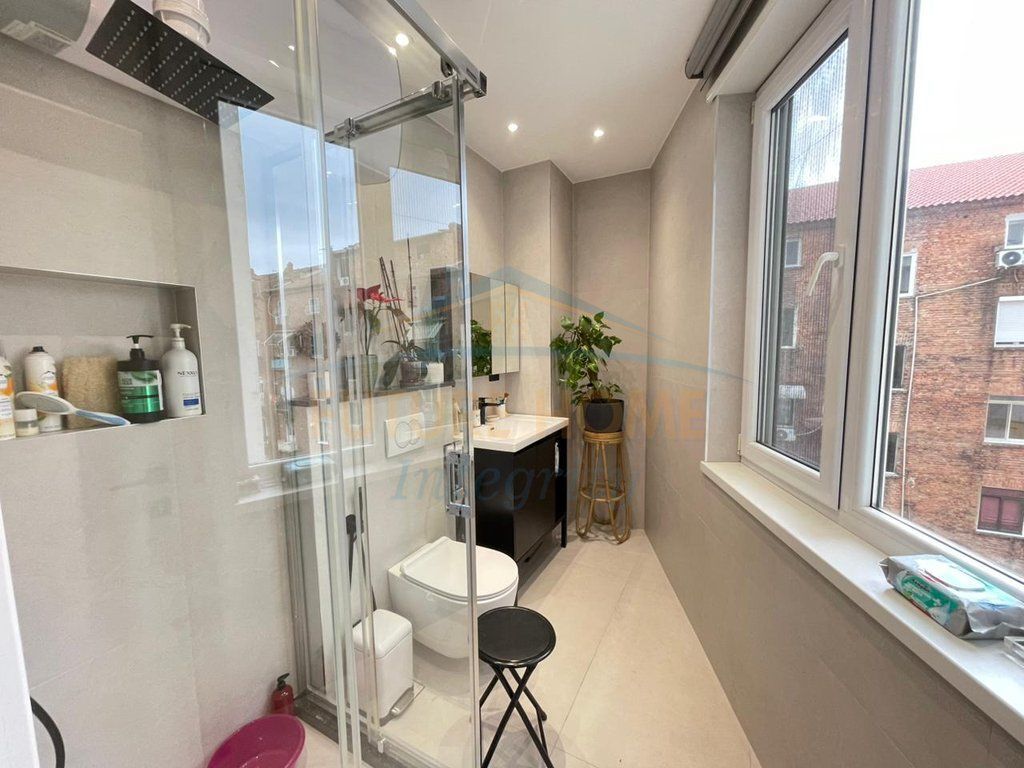 Rent, Apartment 2+1+2, Shallvaret