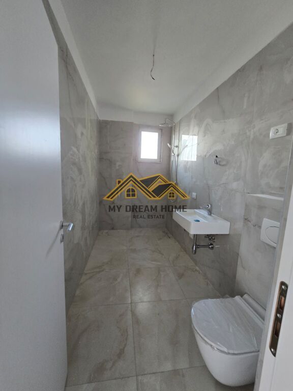 APPARTAMENTO 1+1 IN VENDITA A SPIAGGIA DURRES!