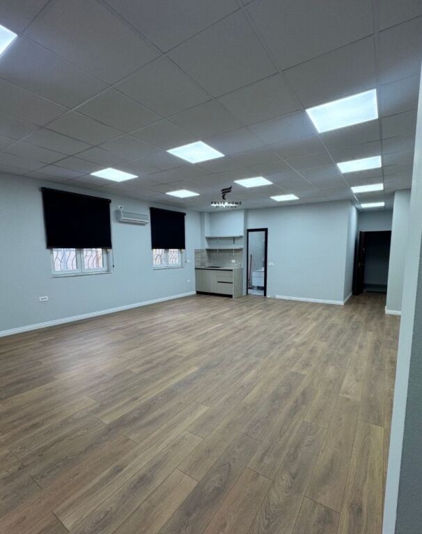UFFICIO IN AFFITTO 89 M2 CENTRO 950 EURO