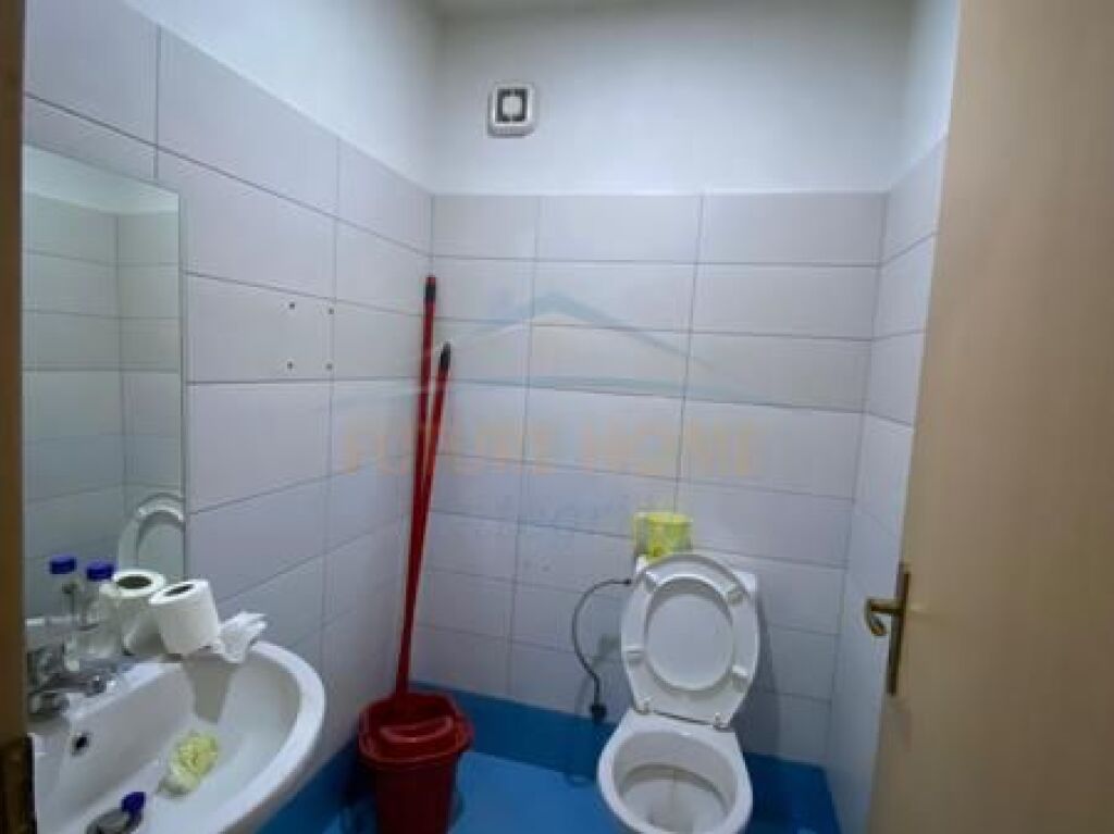 Qera, Ambient Biznesi, Yzberisht, Tiranë.