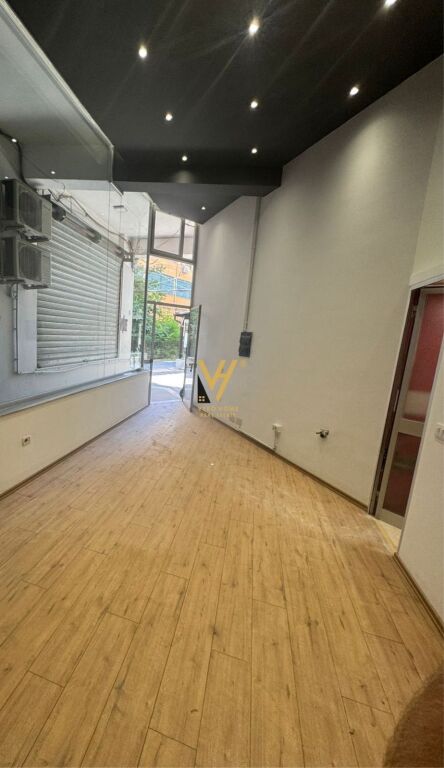OFFICE 27 M2 FOR RENT ON BARRIKADAVE STREET 45,000 LEKE