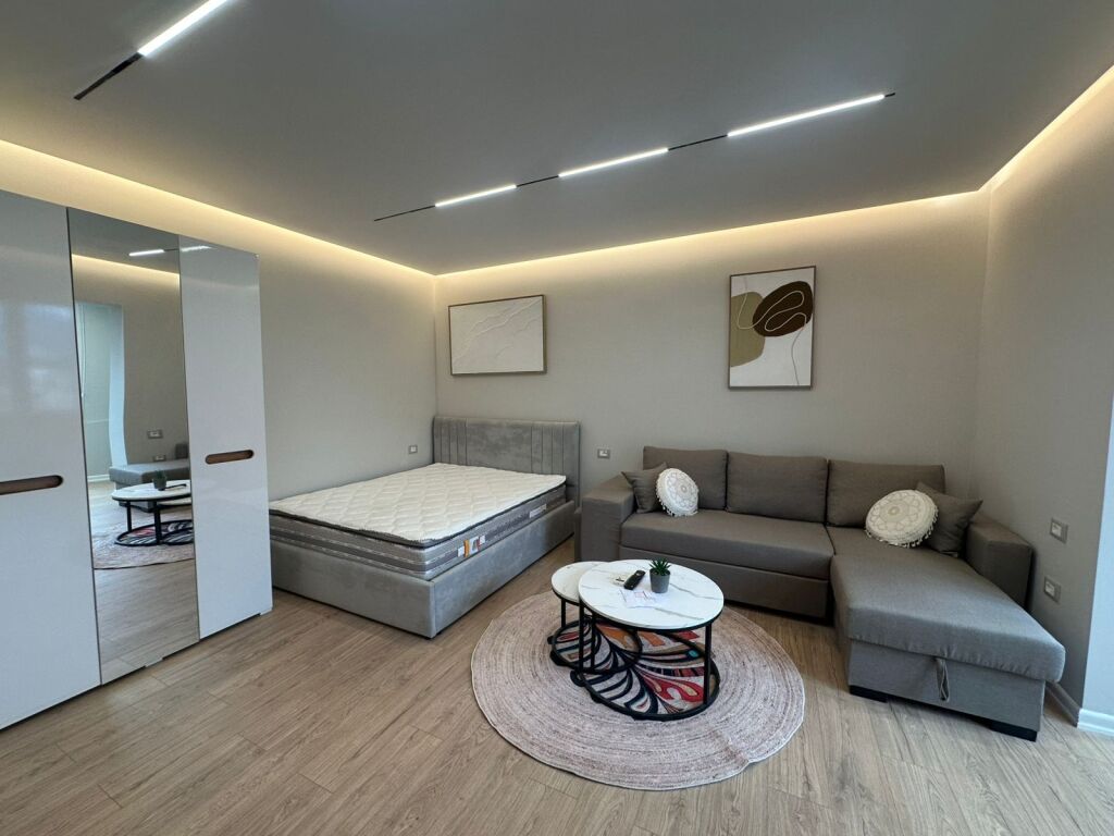 SHITET GARSONJERE 40 M2 STACIONI TRENIT 110.000 EURO