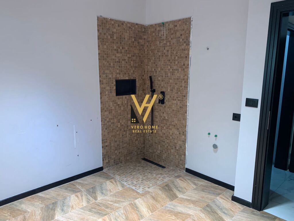 GIVEN SPACE 85 M2 FOR RENT AT DINAMO STADIUM 100,000 LEKE