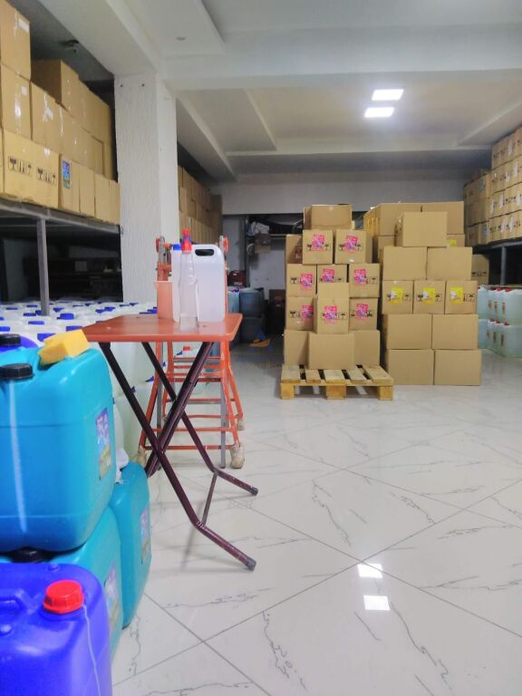 LOCALE COMMERCIALE / MAGAZZINO DI 80M2 IN AFFITTO "VICINO ALLA GRANDE ANELLO DI TIRANA" 500 EURO