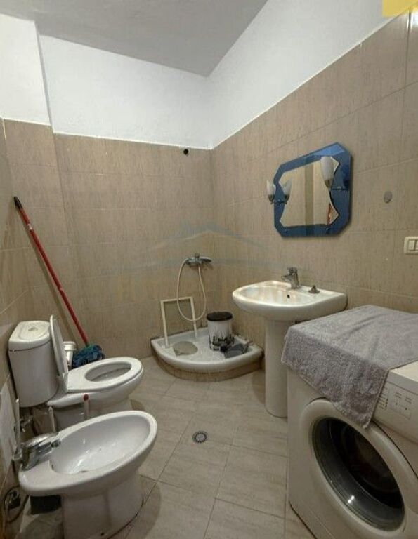 In vendita, Appartamento 1+1, Yzberisht