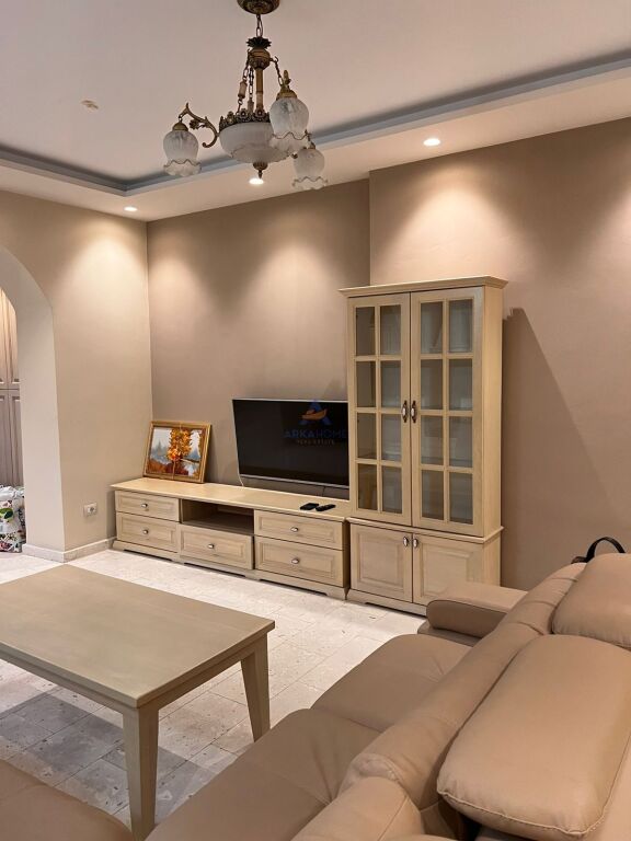 APARTAMENT ME QIRA 1+1 " SIPËR KINEMA AGIMIT – BLLOK" 800 € (E DISKUTUESHME)