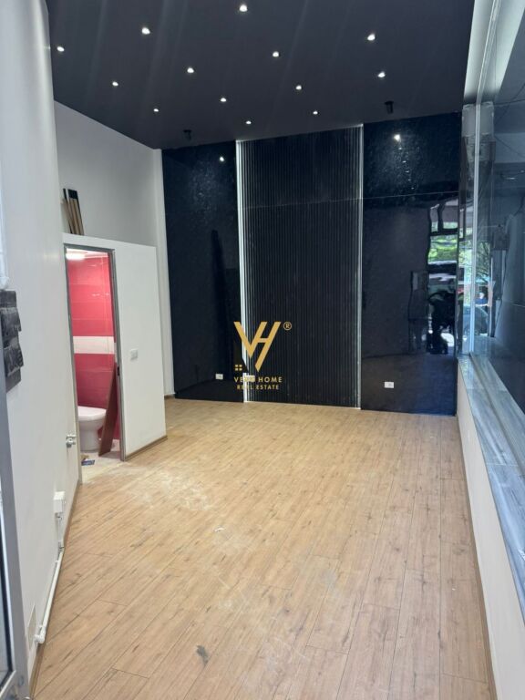 OFFICE 27 M2 FOR RENT ON BARRIKADAVE STREET 45,000 LEKE