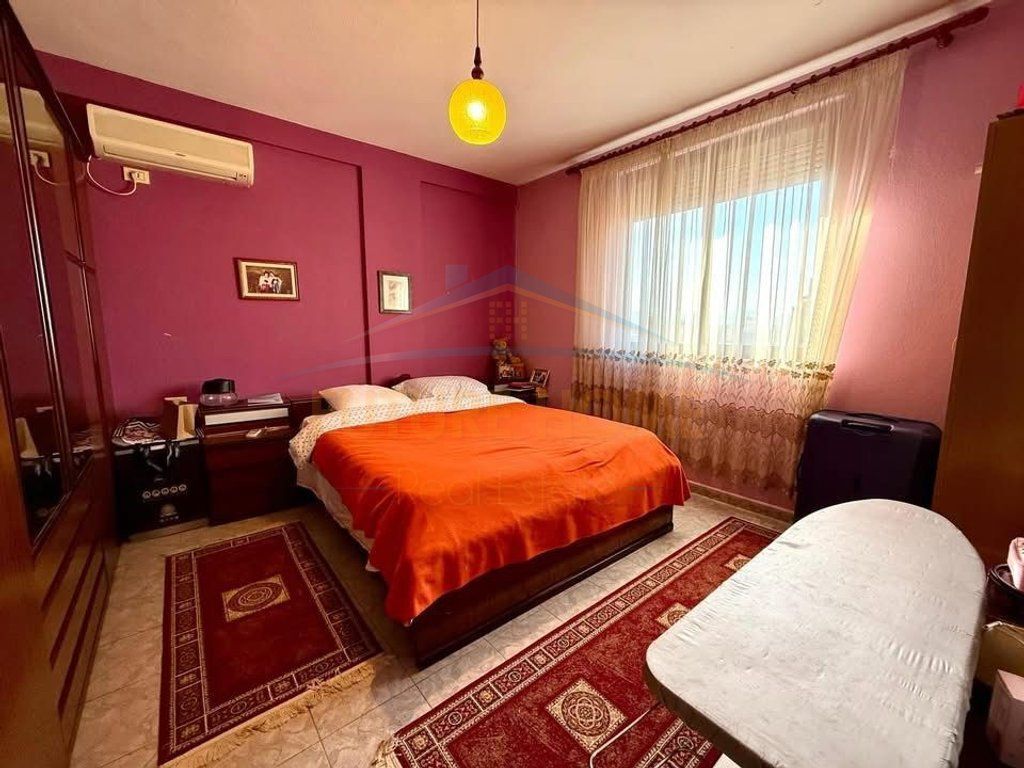Shitet, Apartament 2+1, Ali Demi