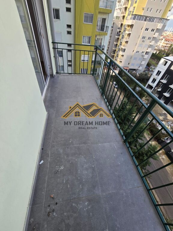APPARTAMENTO 1+1 IN VENDITA A SPIAGGIA DURRES!