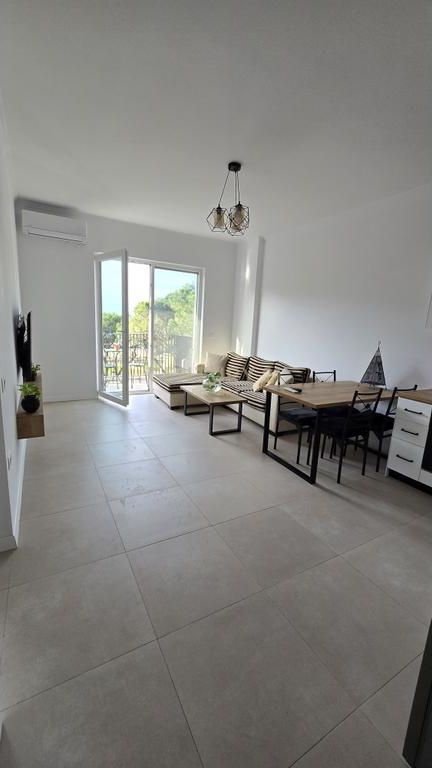 FOR SALE APARTMENT 2+1+2 IN THE FIRST LINE BY THE SEA