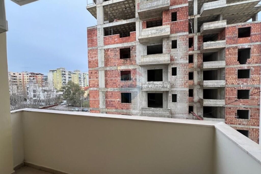 🏡✨ APARTAMENT 2+1 ME QIRA – PAS PARKUT AULONA, VLORË