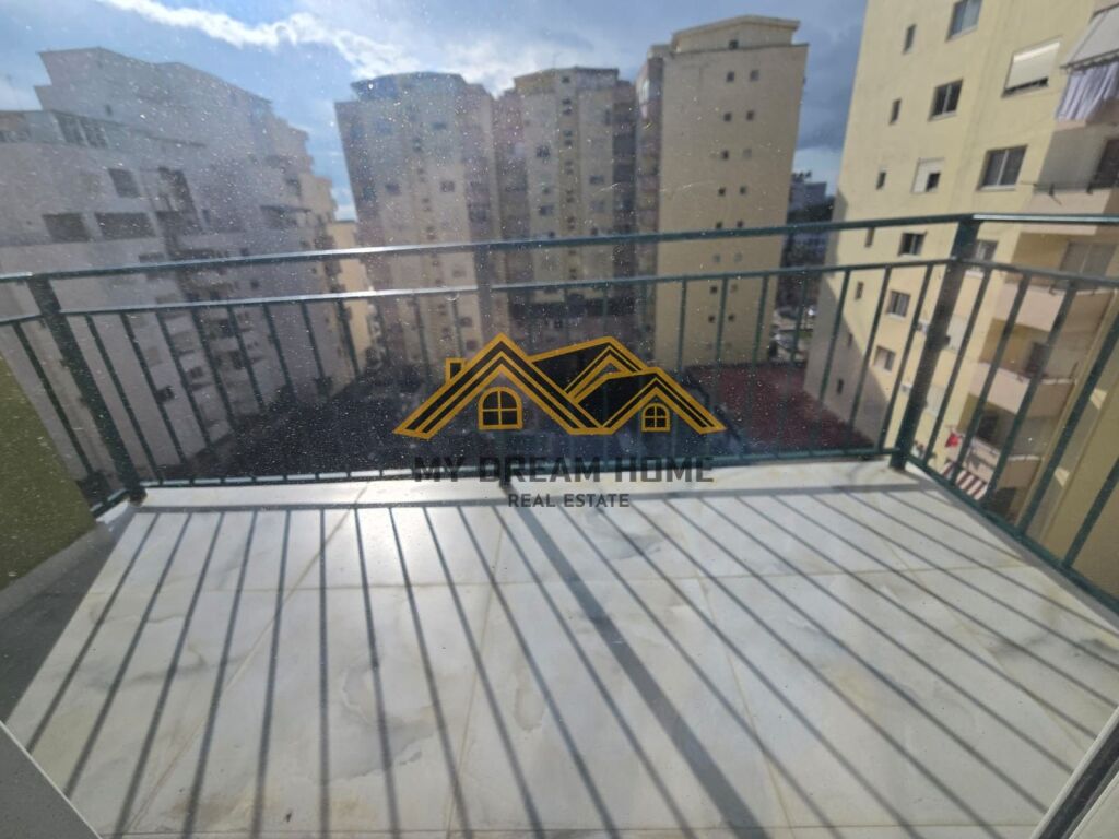 Shitet Apartament 2+1+2 Ne Plazh Durres!