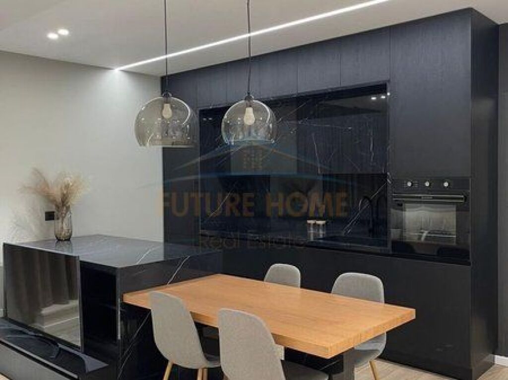 Affitto, Appartamento 2+1+2, Vicino al Centro, Tirana