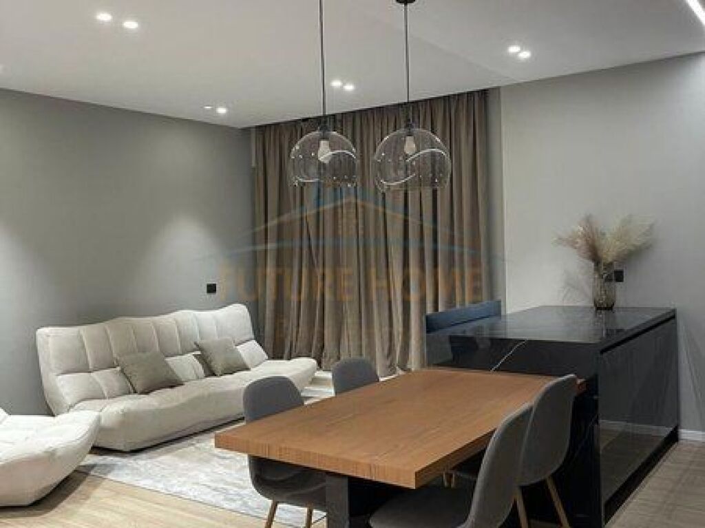 Affitto, Appartamento 2+1+2, Vicino al Centro, Tirana