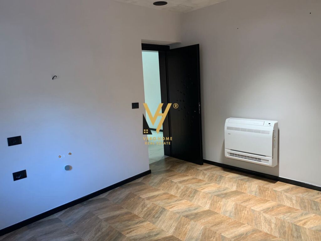 GIVEN SPACE 85 M2 FOR RENT AT DINAMO STADIUM 100,000 LEKE