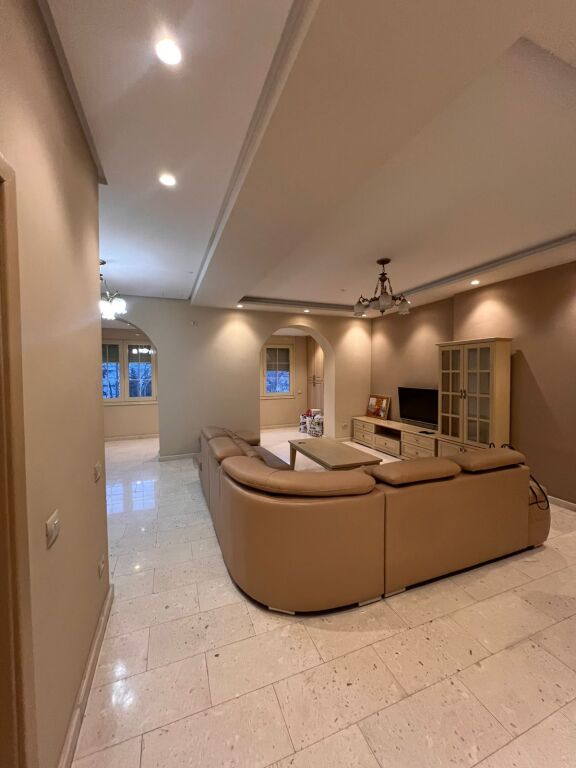 SHITET APARTAMENT 2+1 + VERANDË 📍 Liqeni i Thatë – Kompleksi FZ