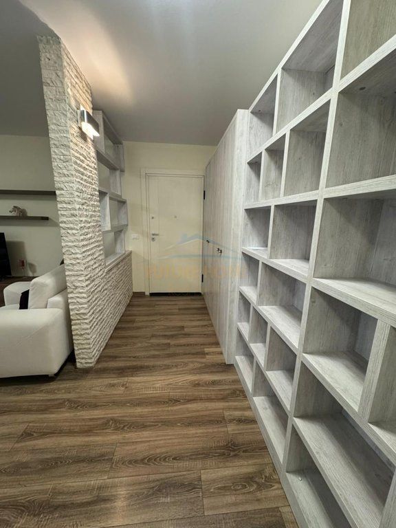Affitto, Appartamento 2+1+2+Posto Auto Long Hill Residence, Tirana.