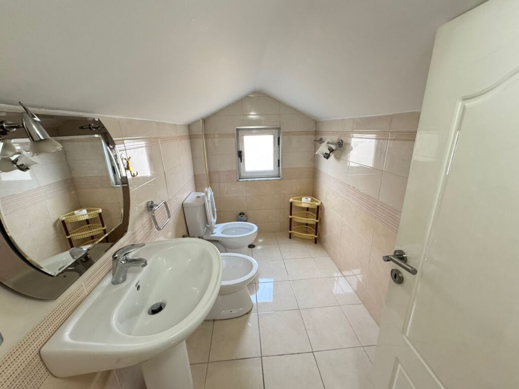 🏡 Duplex 3+1+2 in Vendita – Via Dibrës (Medreseja)💰 154,000 €
