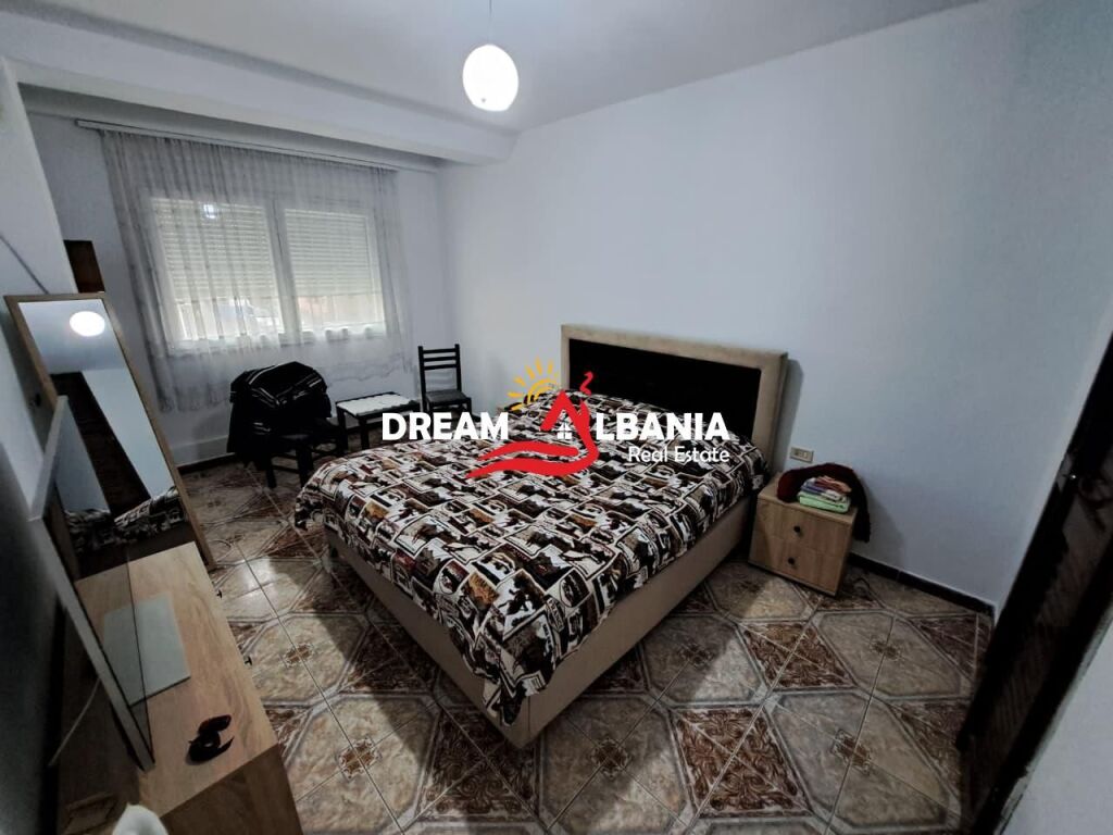 Vile 2 Kateshe+Papafingo ne Shitje, Brenda Unazes Vogel, prane Arkivit Qendror ne Tirane (ID 4151212)