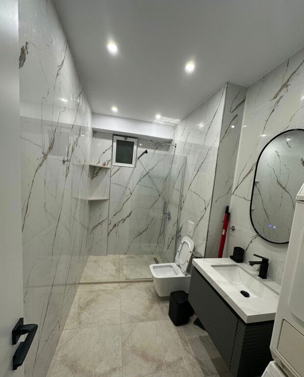 🏠 SHTËPI ME QIRA – ZOGU I ZI