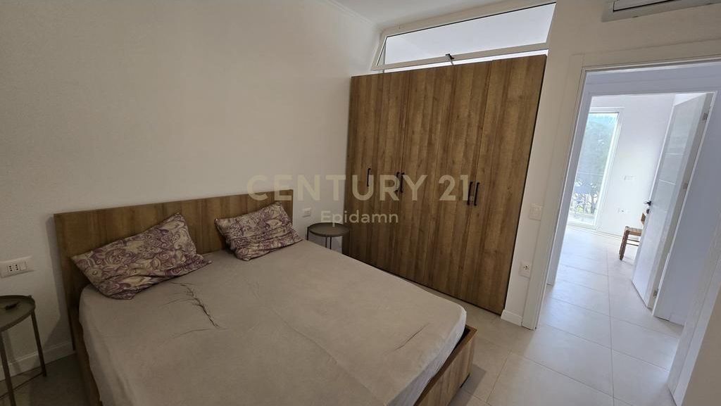 FOR SALE APARTMENT 2+1+2 IN THE FIRST LINE BY THE SEA