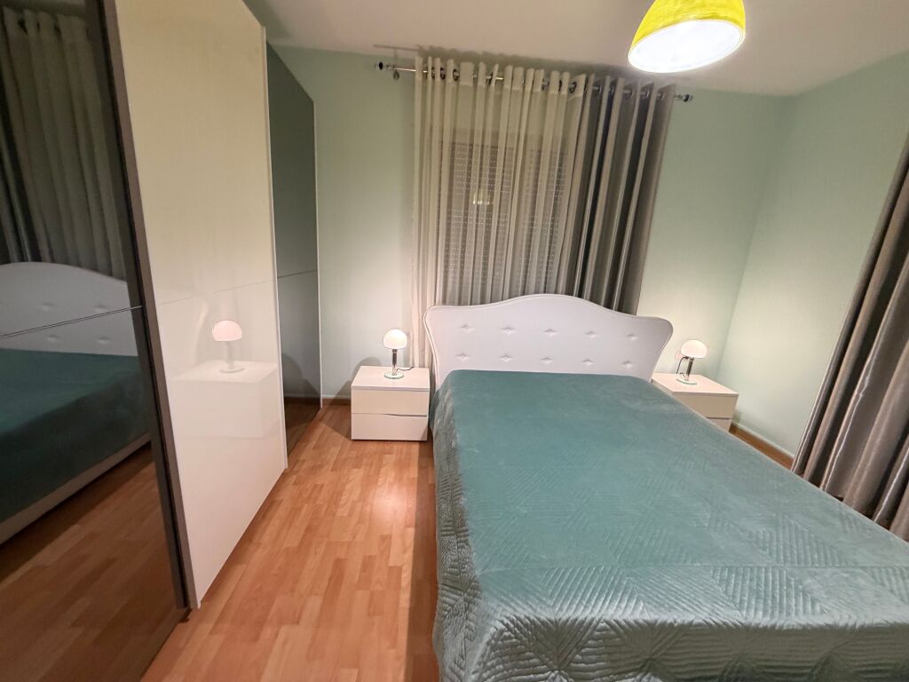 2+1,arredato,al giardino zoologico,prezzo 800 euro,con parcheggio