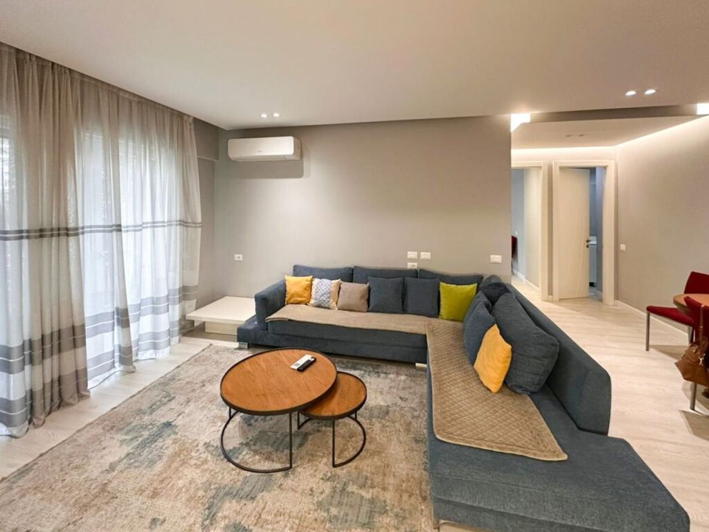 SHITET APARTAMENT 2+1+2 me Post Parkimi 📍 Rruga e Barrikadave