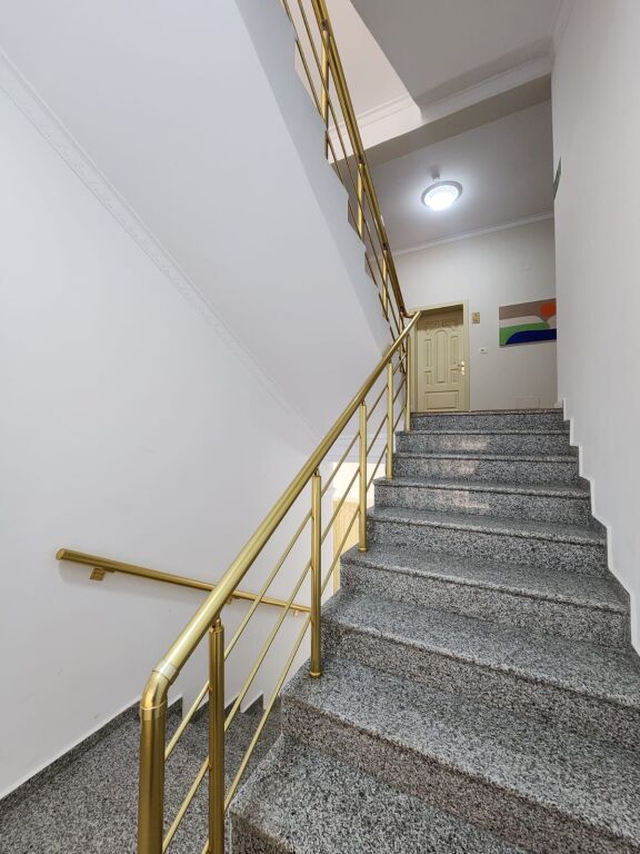 Hotel në shitje
