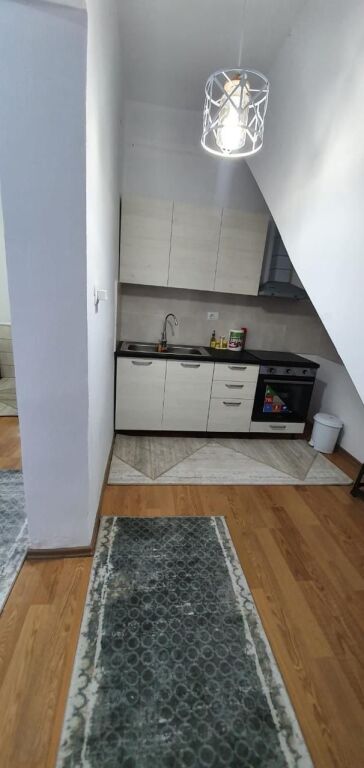 Casa privata su due piani in affitto, situata a circa 500 metri in linea d'aria dal Lungomare.