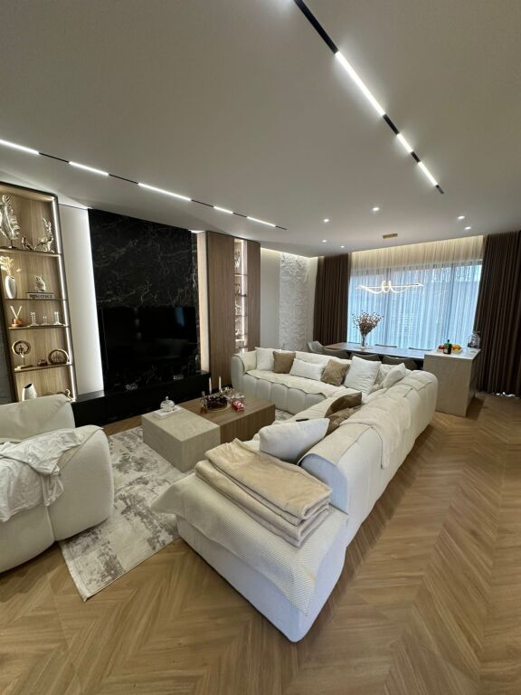 🏡 Residential Villa – Vile Roses, Farkë