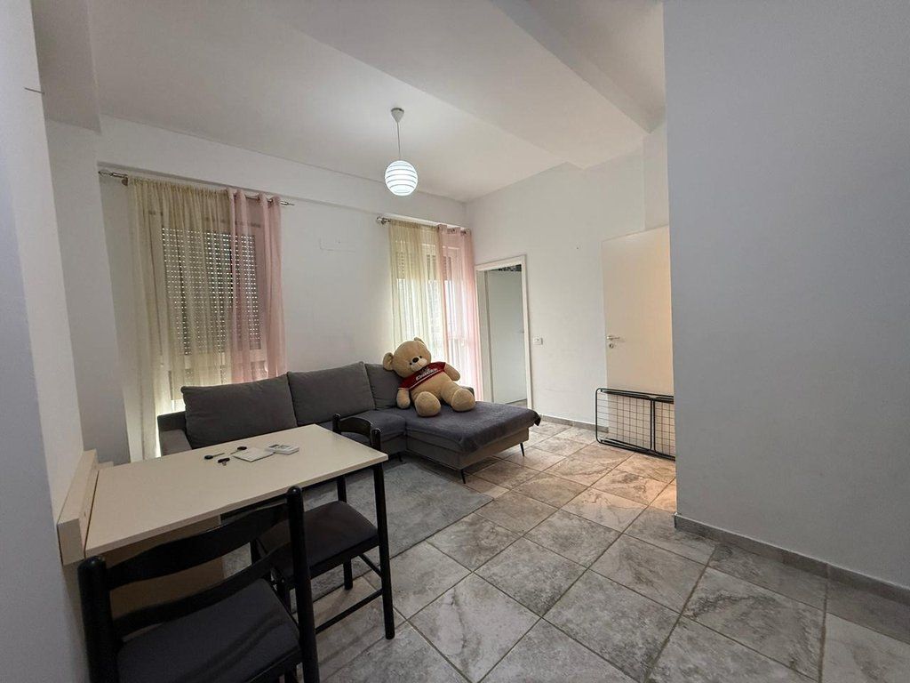 Qera, Apartament 1+1 Kompleksi Kontakt, 21 Dhjetori, Tiranë