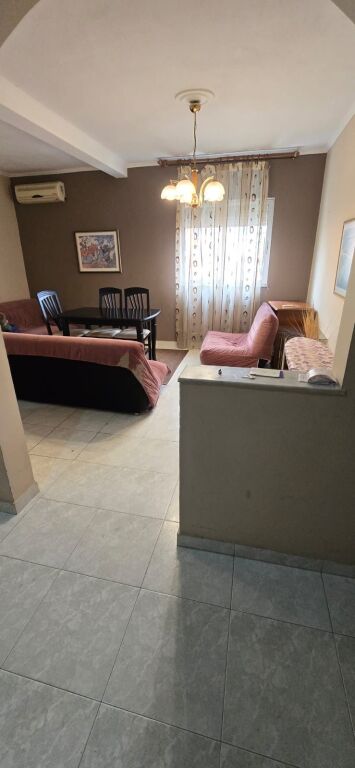 Shitet apartament 2+1 pas Fakultetit te Shkencave!
