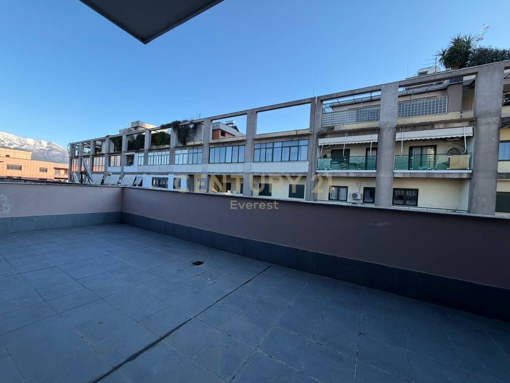 AFFITTASI APPARTAMENTO 3+1 IN CENTRO
